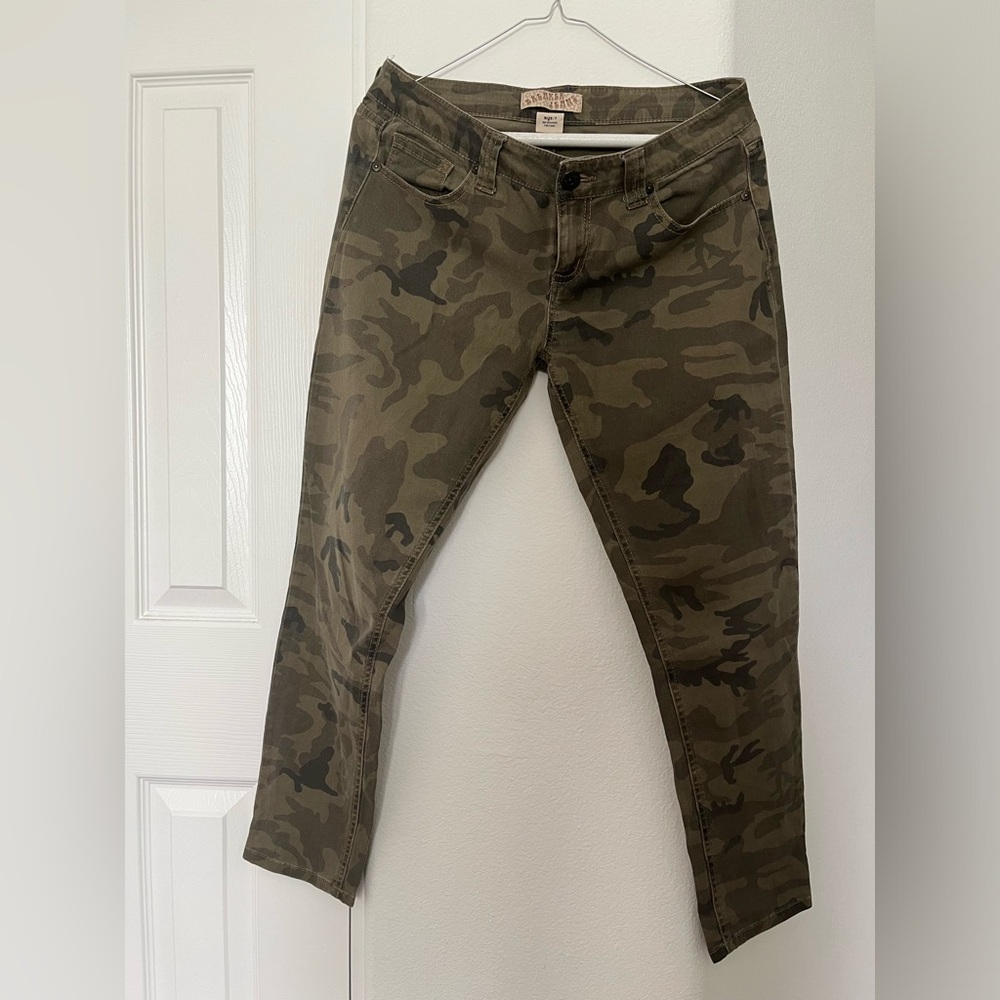 Makers Mark Camo Skinny Pants | Women’s Size 7